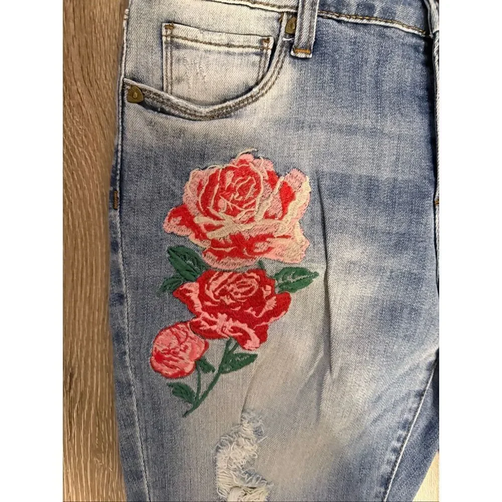 Kut From The Kloth Size 6 Reese Ankle Straight Jeans Rosette Floral Embroidered
